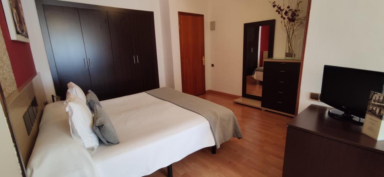 Hotel Segle XX Tremp Zewnętrze zdjęcie