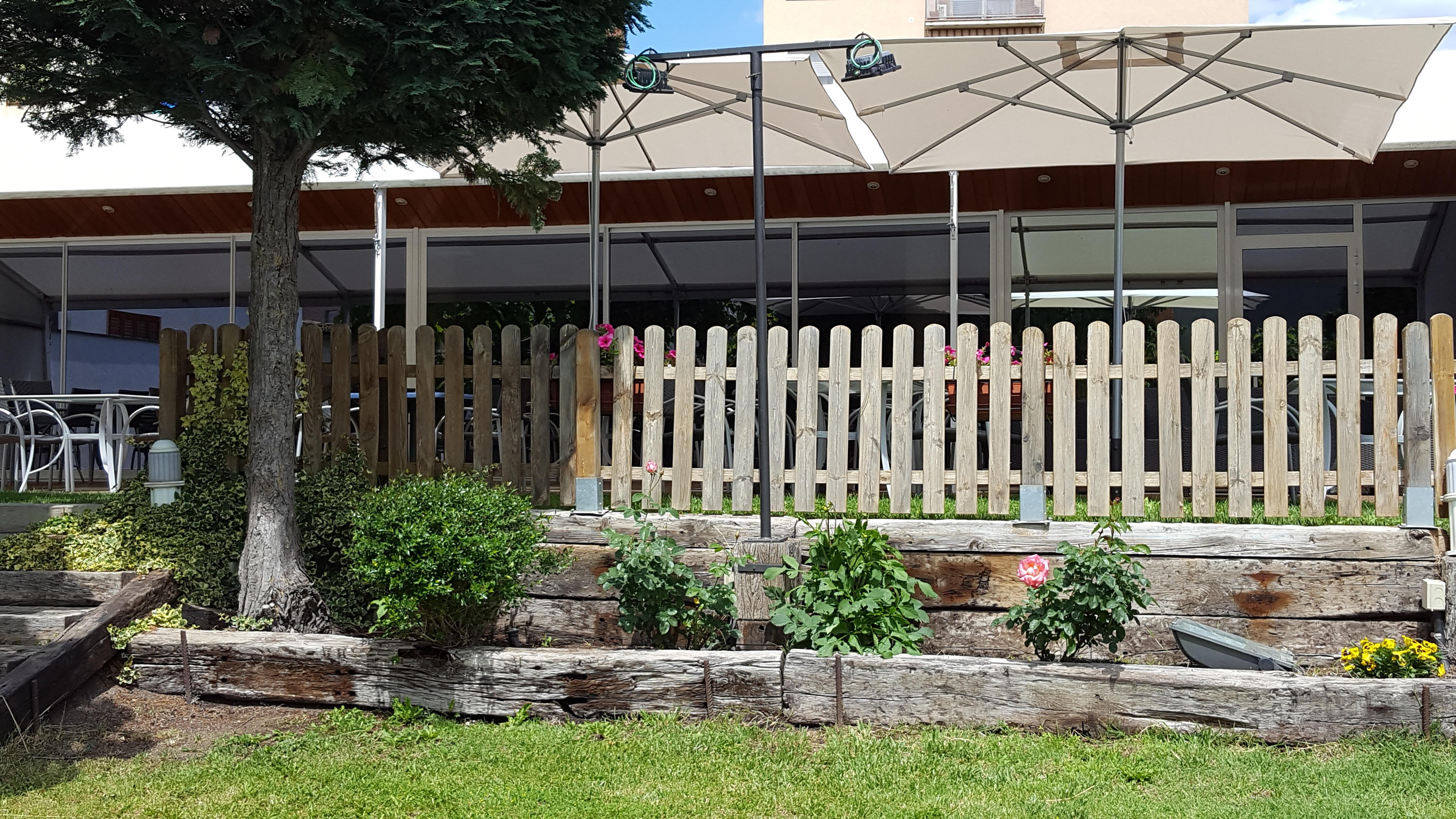Hotel Segle XX Tremp Zewnętrze zdjęcie