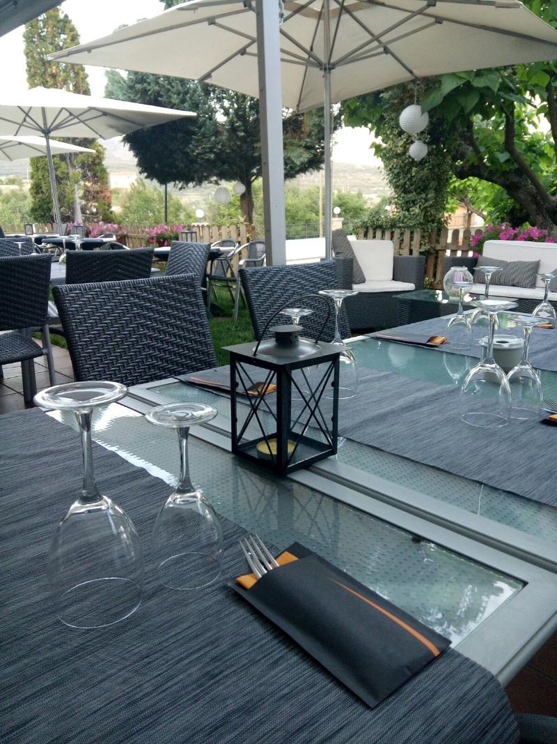 Hotel Segle XX Tremp Zewnętrze zdjęcie