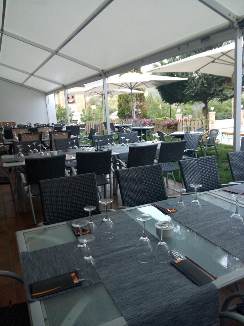 Hotel Segle XX Tremp Zewnętrze zdjęcie