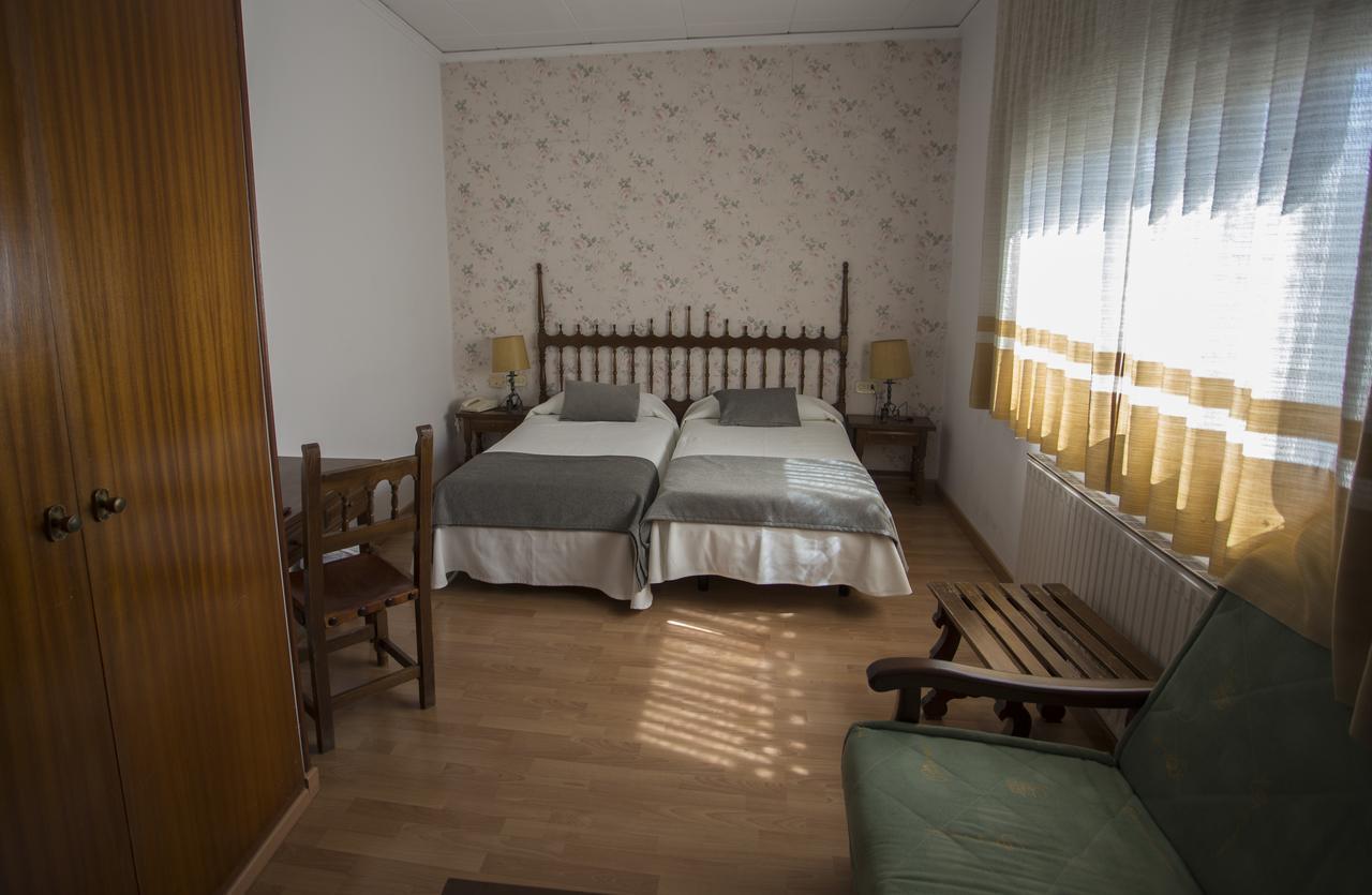 Hotel Segle XX Tremp Zewnętrze zdjęcie