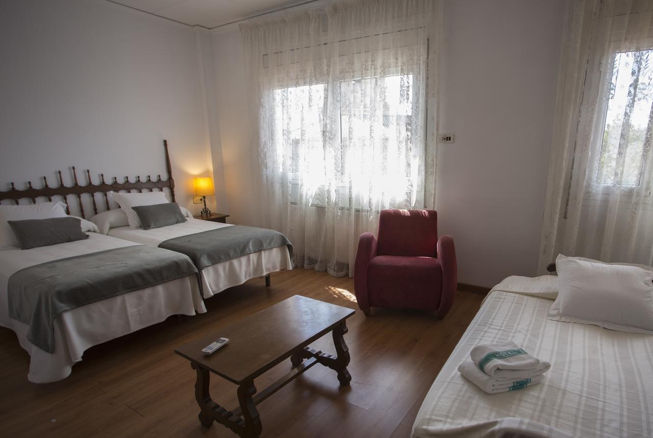 Hotel Segle XX Tremp Zewnętrze zdjęcie
