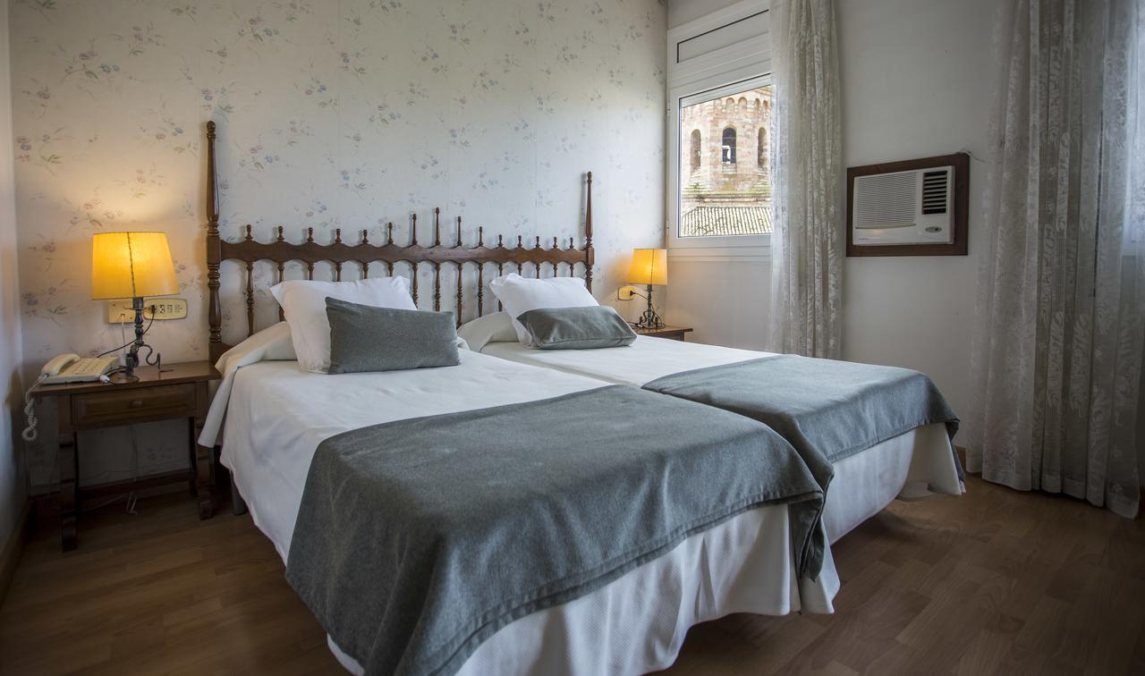 Hotel Segle XX Tremp Zewnętrze zdjęcie