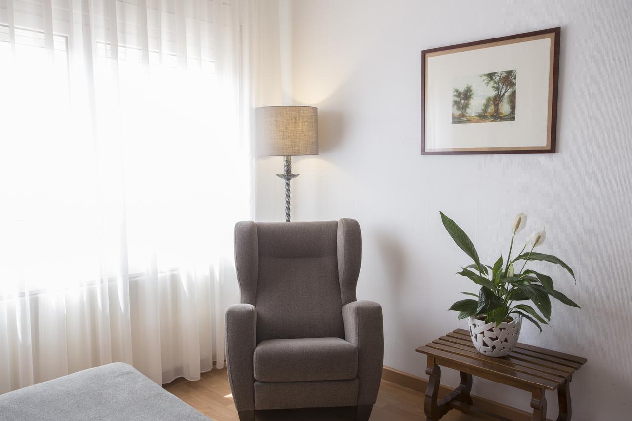Hotel Segle XX Tremp Zewnętrze zdjęcie