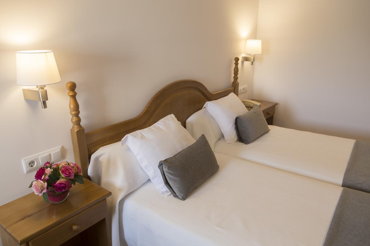 Hotel Segle XX Tremp Zewnętrze zdjęcie