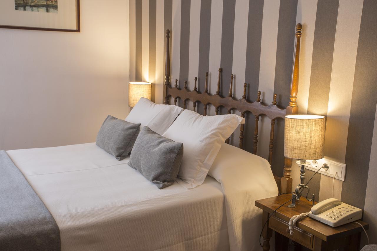 Hotel Segle XX Tremp Zewnętrze zdjęcie
