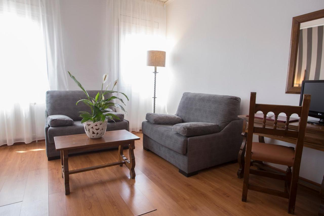 Hotel Segle XX Tremp Zewnętrze zdjęcie