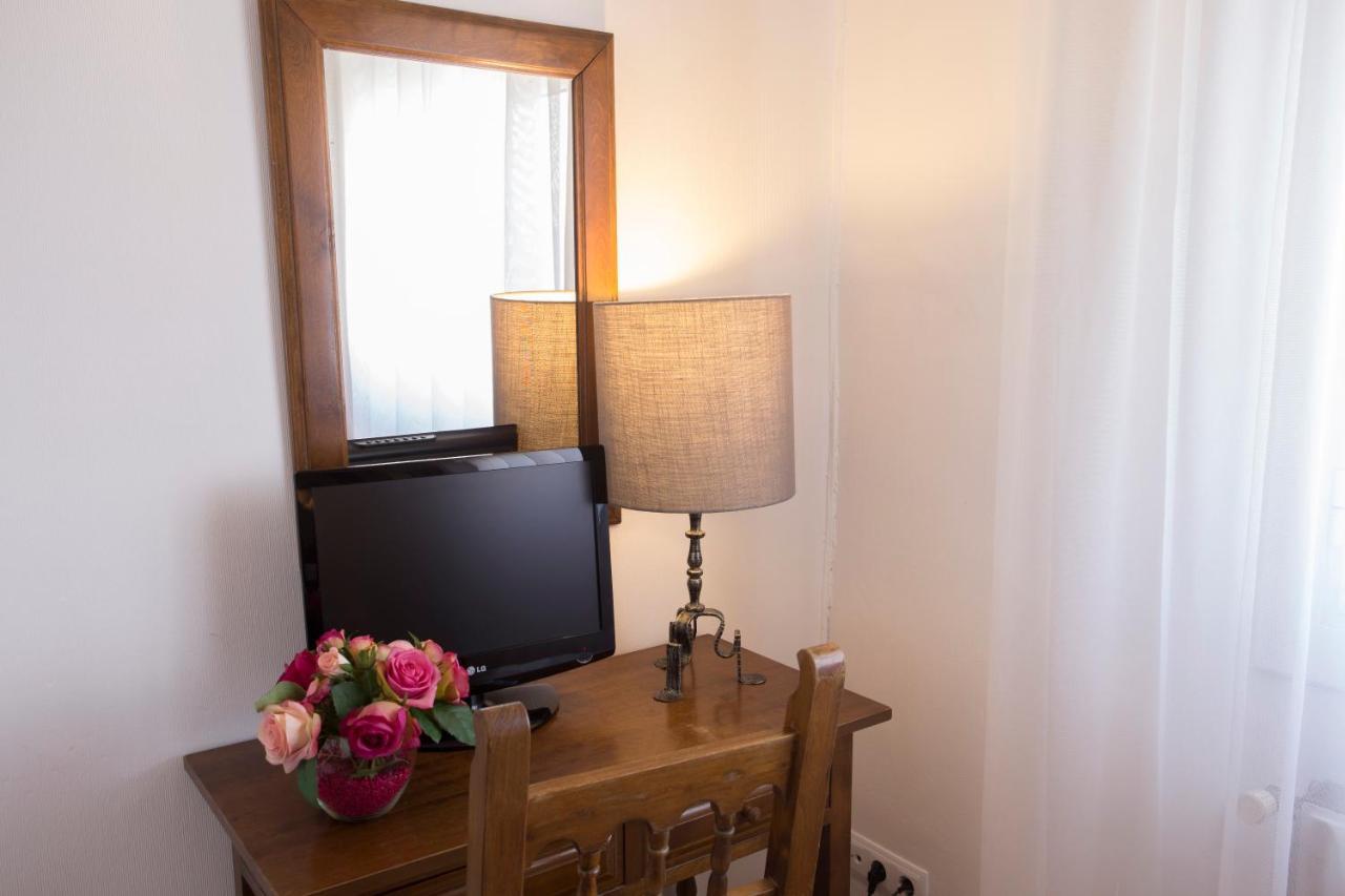 Hotel Segle XX Tremp Zewnętrze zdjęcie