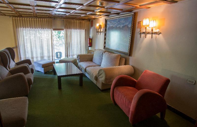 Hotel Segle XX Tremp Zewnętrze zdjęcie